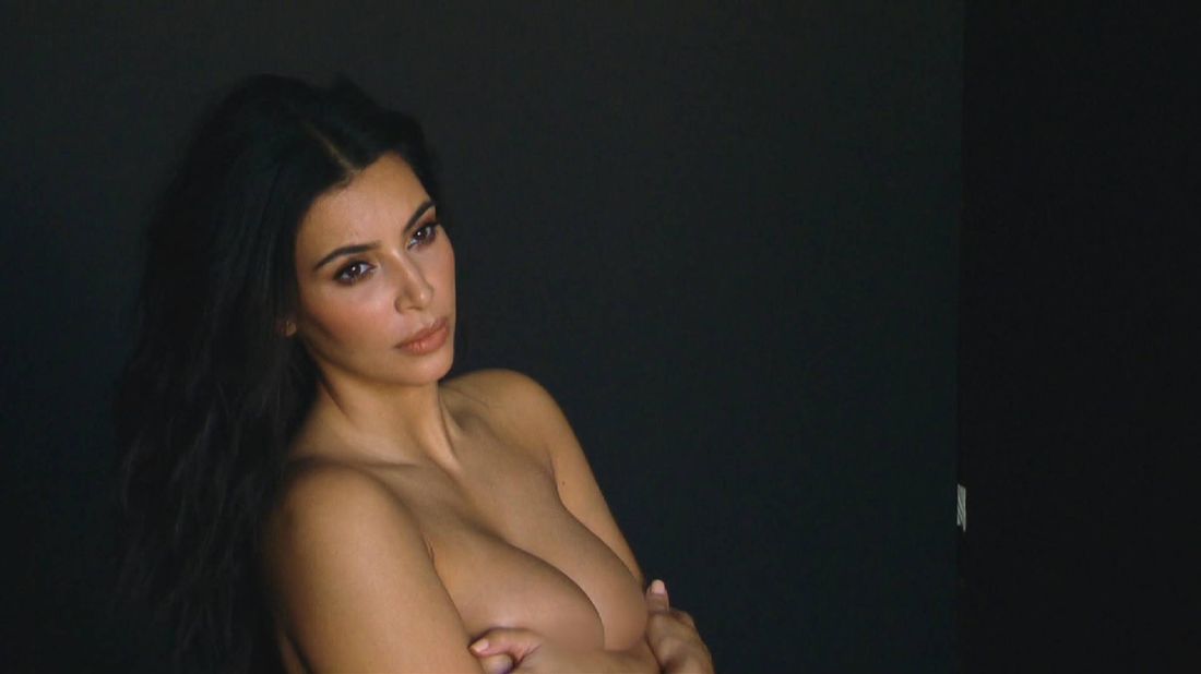 Kim Kardashian Topless Photo (8 Pics) .